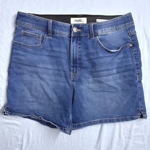 Angels Forever Young Women's Blue Denim 360 Sculpt Shorts Size 14